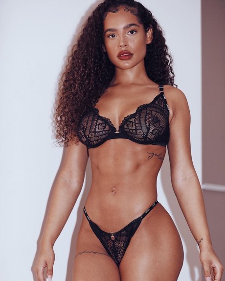 Malaika Terry jolie star du porno image