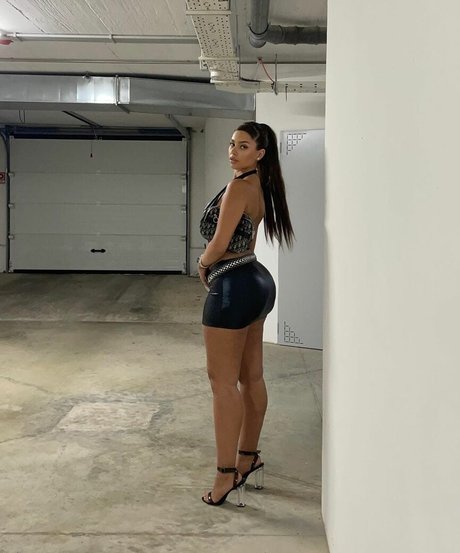 laurgmzz modèle hd image