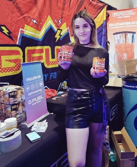 ConcealedBones actrice pornographique archive