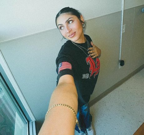 Alondra Delgado actrice nue galeries