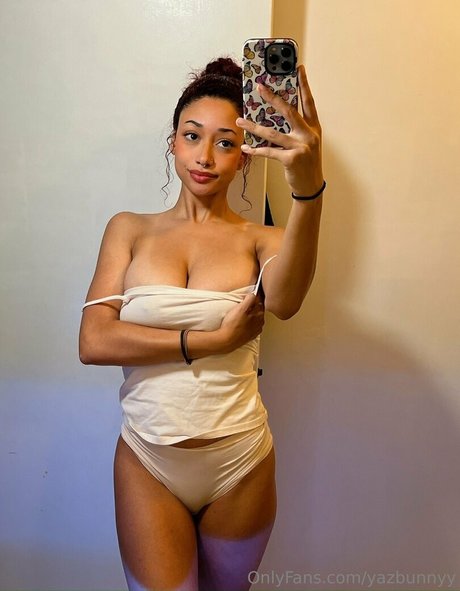 hôtesse onlyfans art sympa img