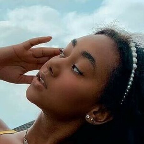 Elizabeth Anorue modèle de sexe image