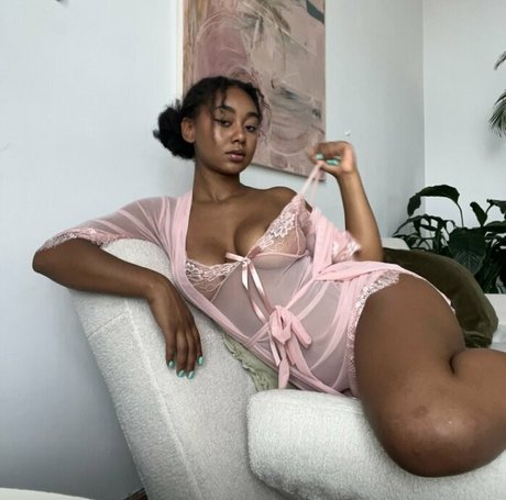 Elizabeth Anorue actrice parfaite images