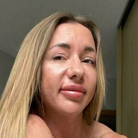 Nikita Karma xxx étoile galeries