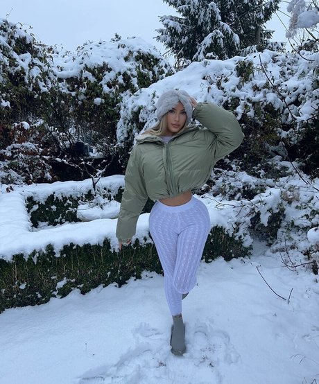 Evie Garbe jolie étoile archive