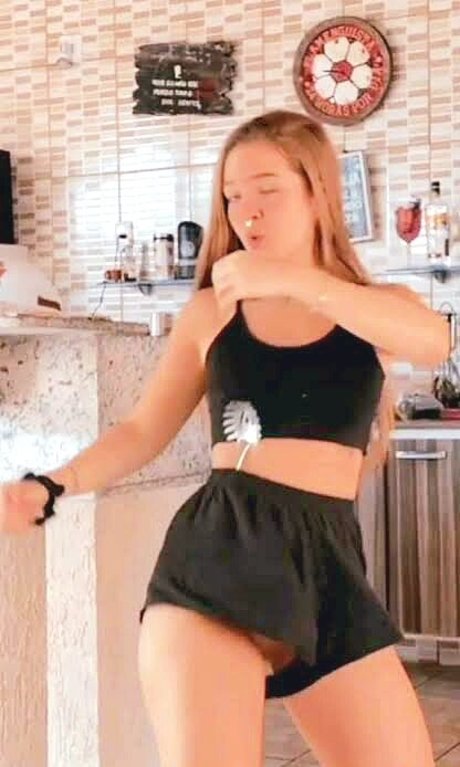 fétichisme des pieds asiatiques onlyfans sexe images