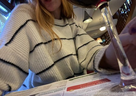 annieecharlottefree actrice exclusive des photos