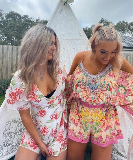 rousse tatouée onlyfans sexe pornographique galeries