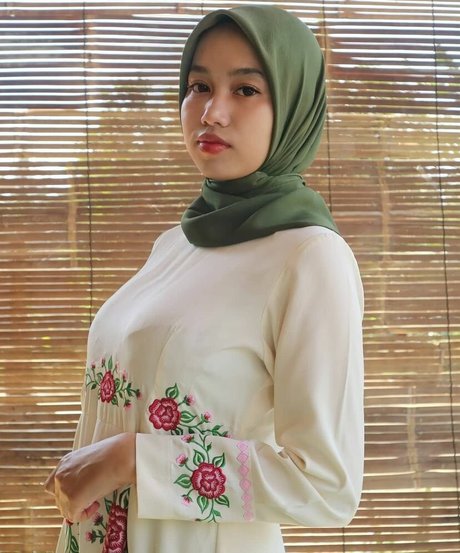 Elvara Caliva actrice sexy images