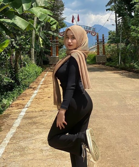 Elvara Caliva star du porno adulte archive