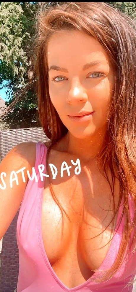 journaliste onlyfans nu sympa photo