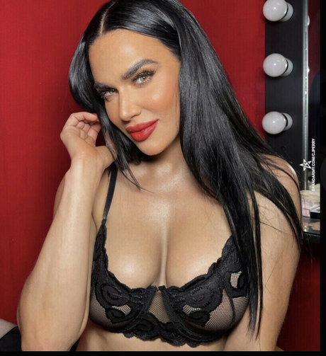 CJ Perry star du porno exclusive galerie