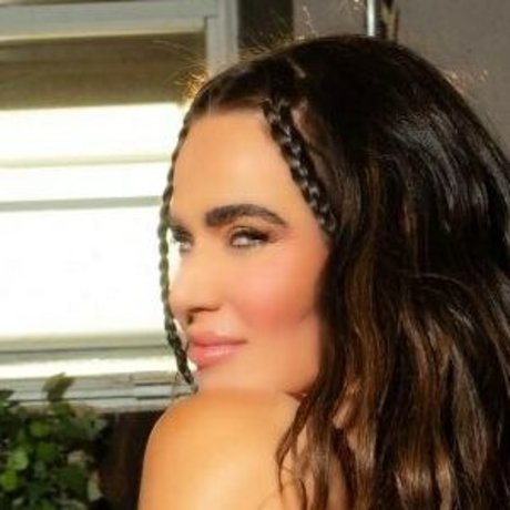 CJ Perry modèle sympa galeries