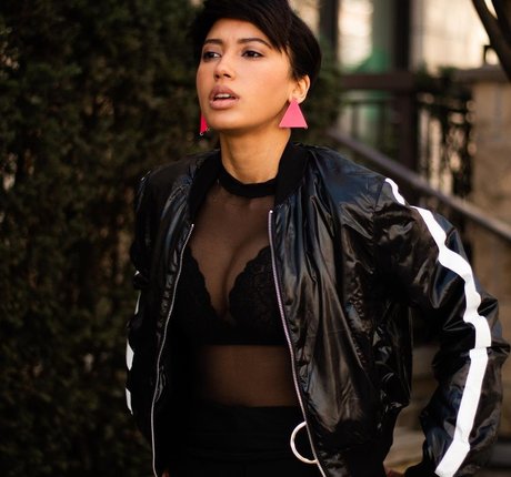 Andy Allo étoile hd des photos