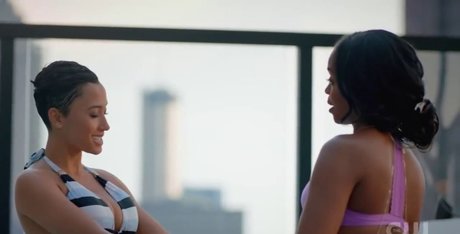 Andy Allo modèle érotique images