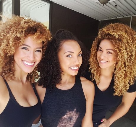 Andy Allo modèle xxx galerie