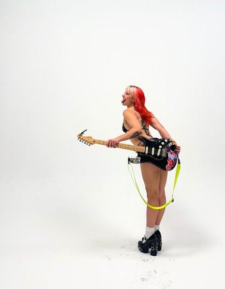 Cami Petyn belle étoile des photos