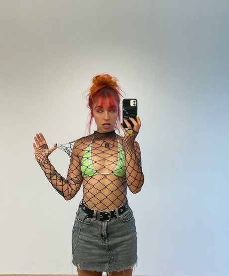 Cami Petyn modèle hd img