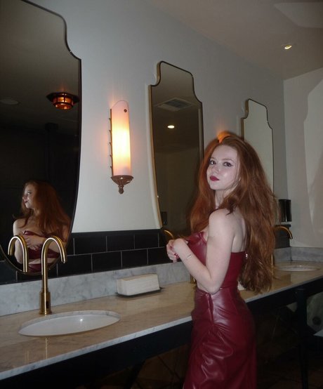 Francesca Capaldi modèle parfait galerie