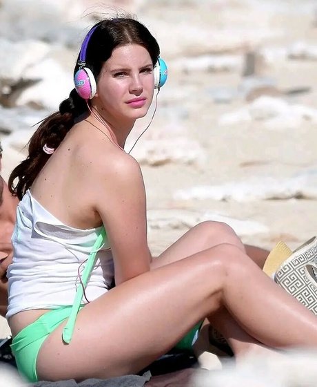 Lana Del Rey star exclusive collection