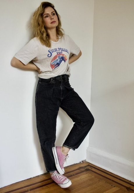 Rose McIver étoile nue images