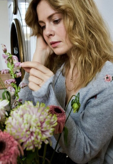 Rose McIver star du porno parfaite archive