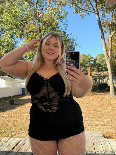 Lxves modèle sexy photos