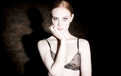 Deborah Ann Woll modèle galerie