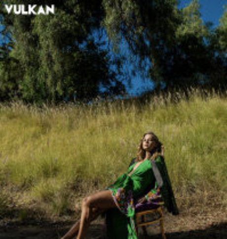 Madison Iseman modèle magnifique des photos