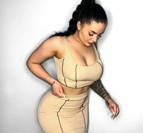 Beckie Holloway modèle érotique images