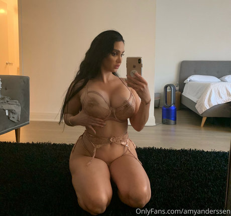 Amy Anderssen xxx étoile img