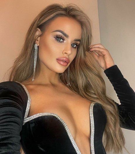 Nicole Farrell star exclusive galerie