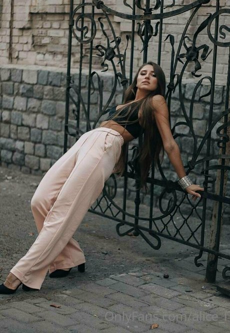 alice l étoile adulte des photos