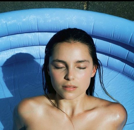 Inde Navarrette actrice sexy photo