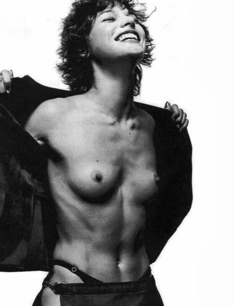 Milla Jovovich étoile gratuite archive