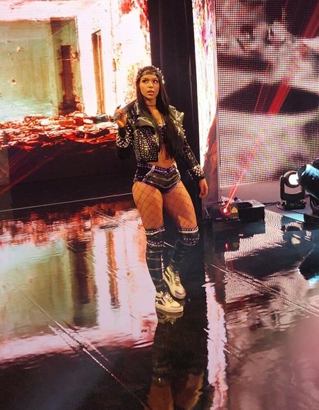 Cora Jade modèle pornographique galerie