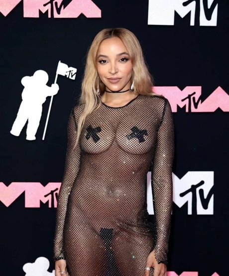 Tinashe modèle sexy images