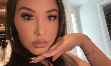 Catherine Mcbroom actrice de nus photos