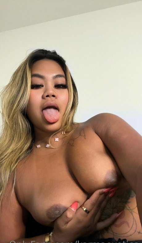 karmaexotica modèle magnifique image