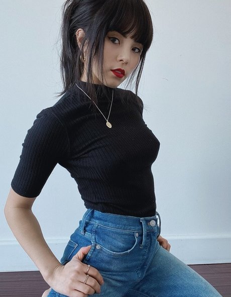 fétichisme des pieds asiatiques onlyfans gratuit sympa image