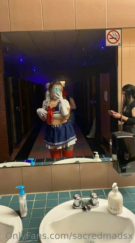 sacredmadsx joli modèle galeries