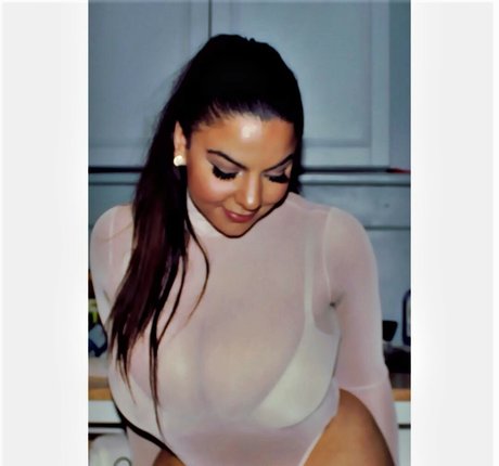 iloveteniah modèle nu collection