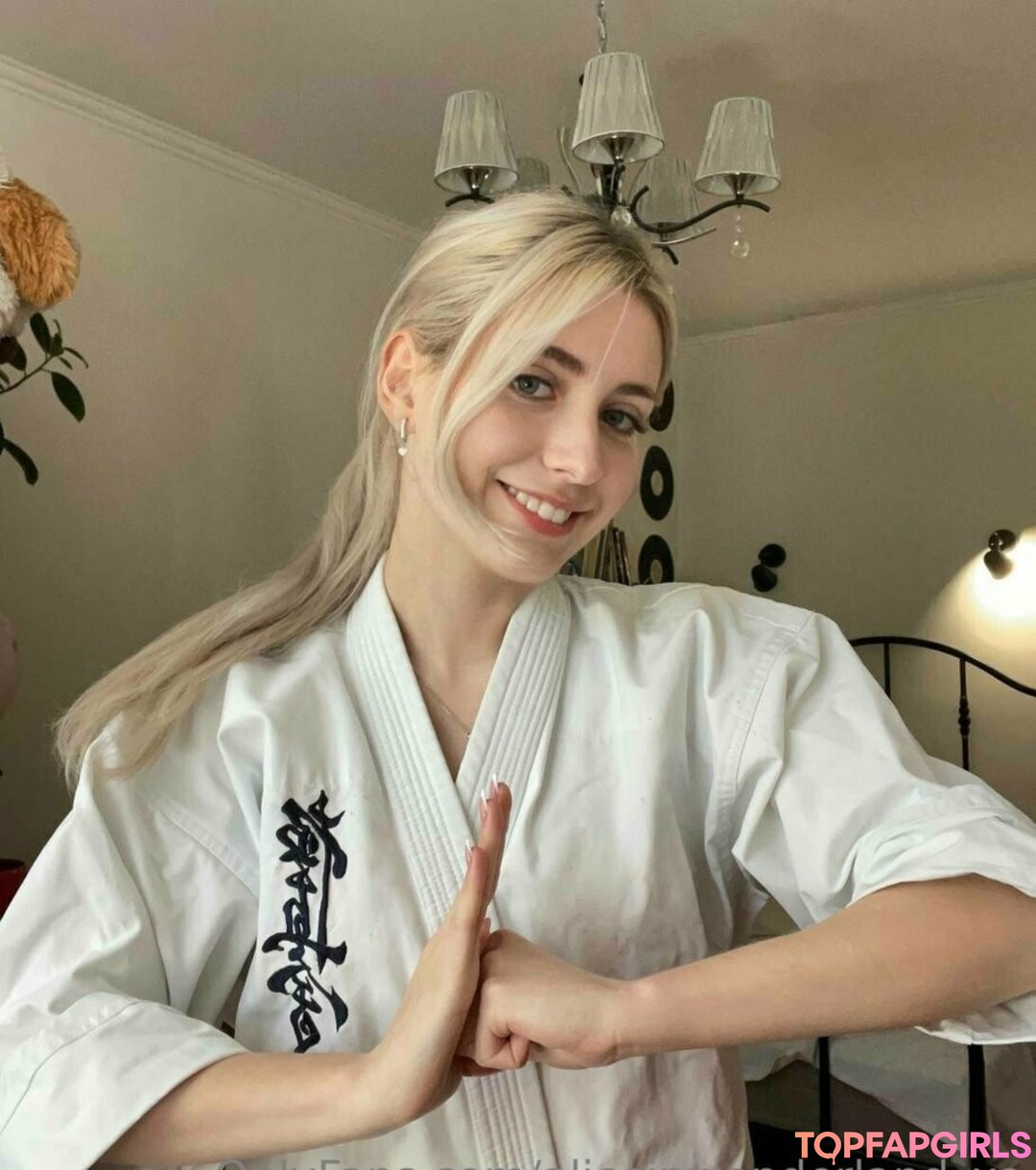 aliceinwonderland xo actrice libre photos