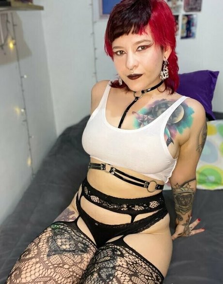 alexa artt modèle nu collection