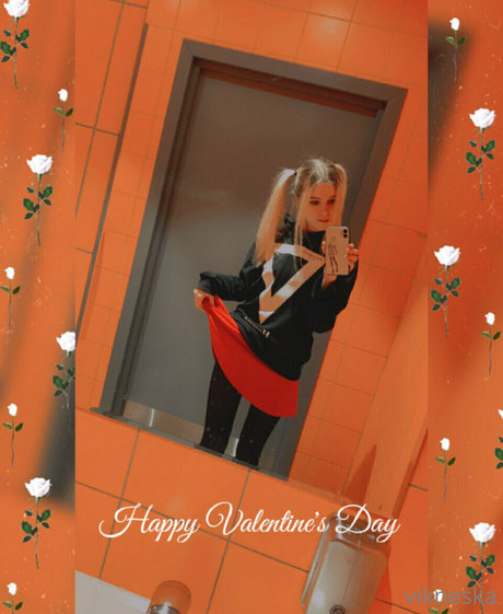 vikneskafree modèle artistique galeries