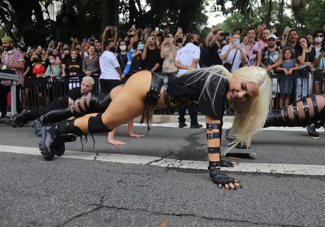 Luisa Sonza haut modèle collection