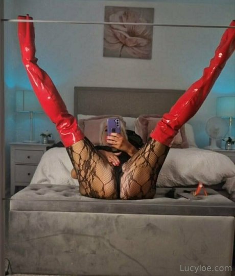 lucyloe modèle parfait des photos