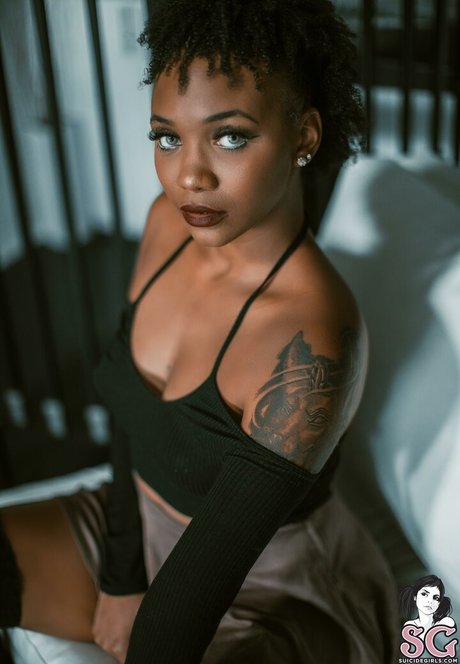 Naomi SG haut de star du porno collection