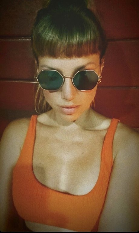 Yana Gold star du porno galerie