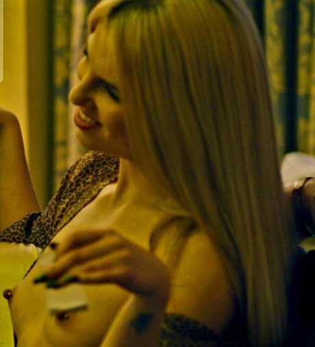 Yana Gold modèle érotique image